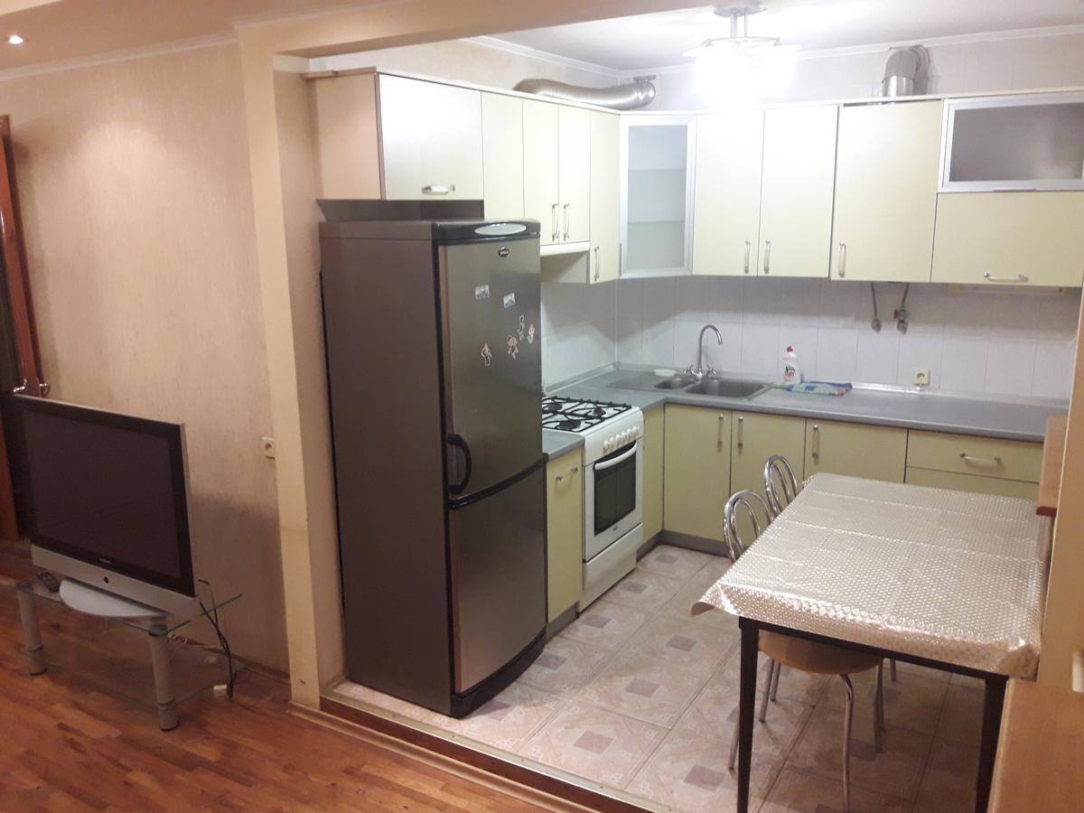 Appartment Near M. 23 Serpnya Kharkiv Exterior photo
