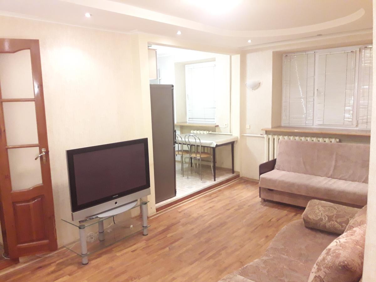 Appartment Near M. 23 Serpnya Kharkiv Exterior photo